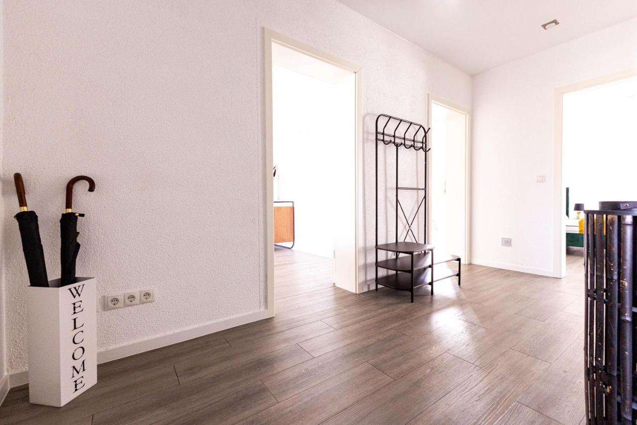 Design Apartment Zentral Fuer 6 In Andernach: Ausblick, Wifi, Kueche Exteriér fotografie