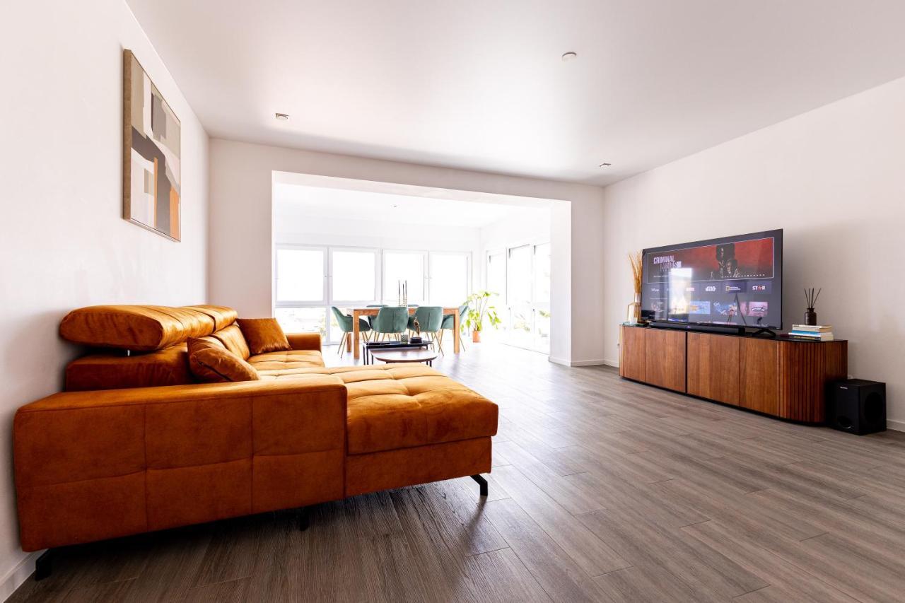 Design Apartment Zentral Fuer 6 In Andernach: Ausblick, Wifi, Kueche Exteriér fotografie